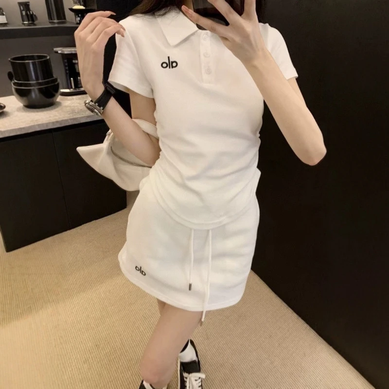 时尚简约百搭翻领体恤短裙两件套2025夏季新款纯欲慵懒风女装套装