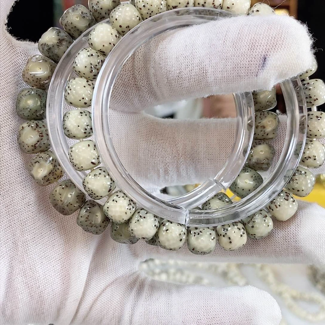 星月菩提手串我**呐星月菩提雕刻手串