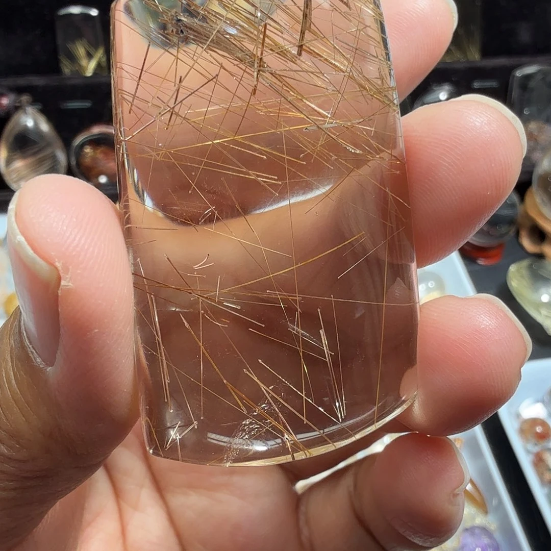 小***哥颈饰水晶未镶嵌水晶