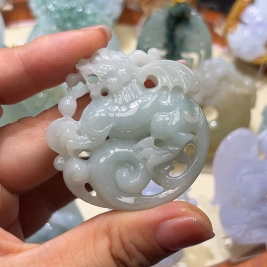 翡翠未镶嵌颈饰翡翠