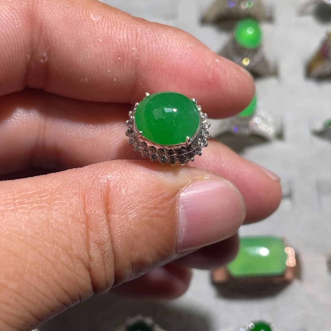 翡翠裸石冰阳绿戒指铜托
