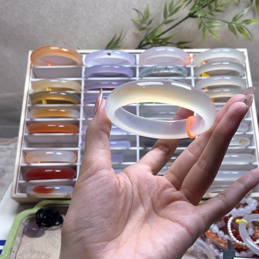 极***志玛瑙/玉髓未镶嵌手镯