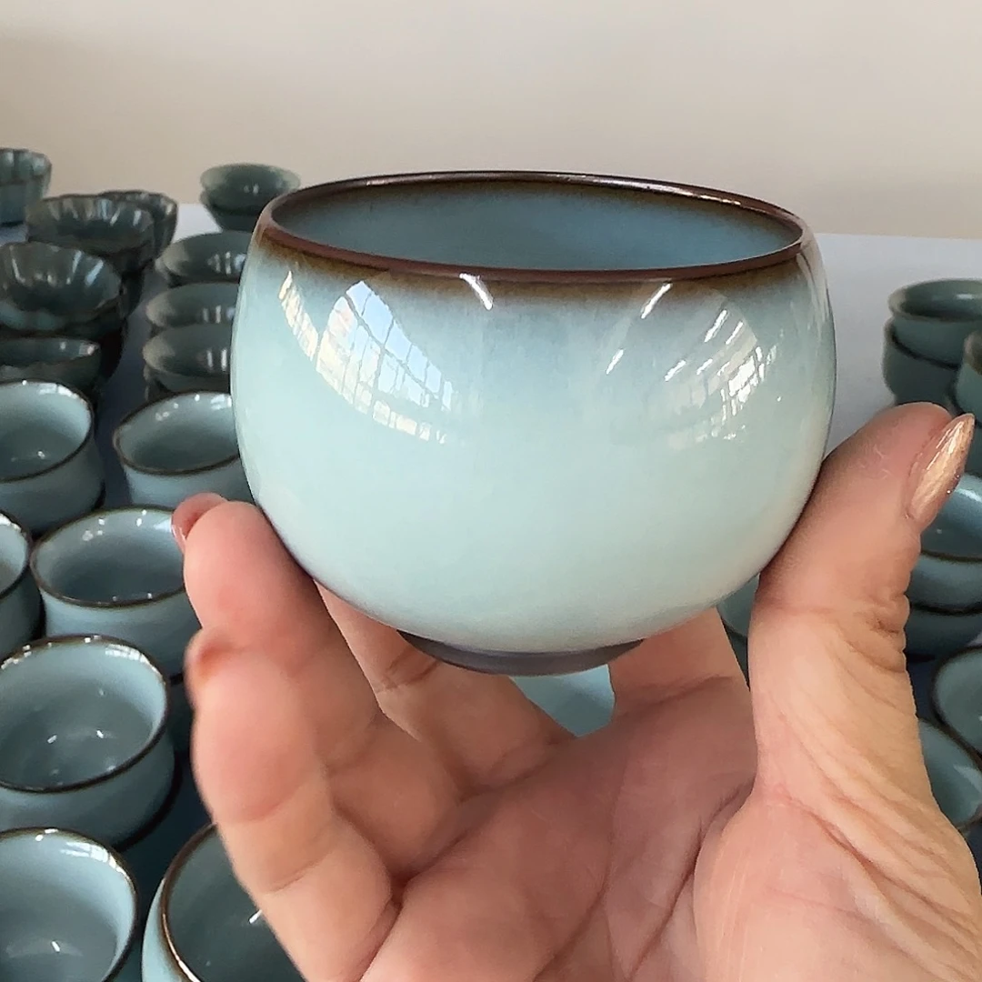 瓷片小微瑕，便宜清。