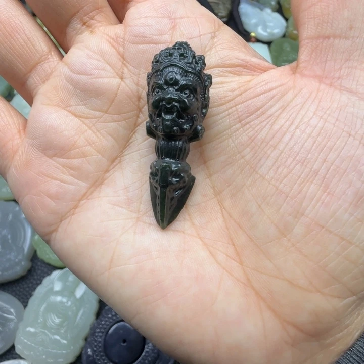 和田玉未镶嵌珠宝奇石