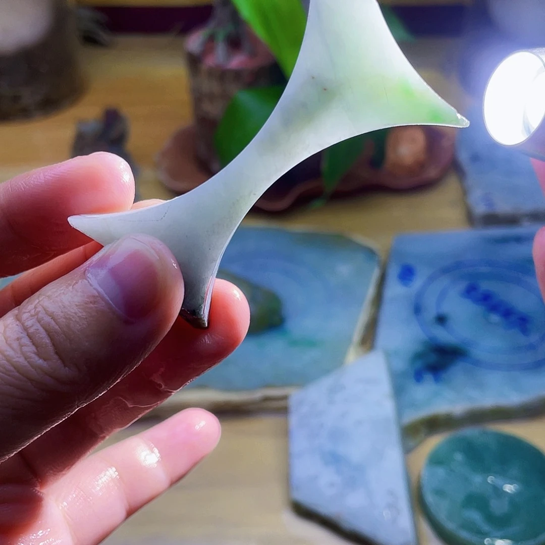 翡翠未镶嵌颈饰毛料34