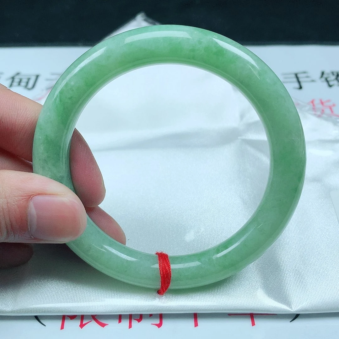 翡翠手镯未镶嵌圈57