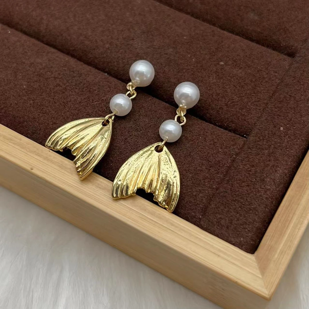 合金仿珍珠耳饰 远远（YY577） 复古耳钉设计感简约个性鱼尾手工