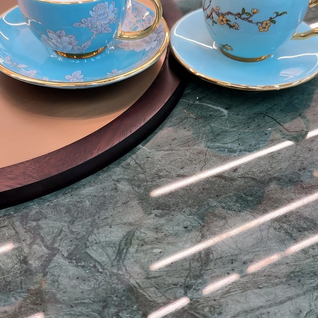 杯P****e西湖蓝水墨牡丹各一套