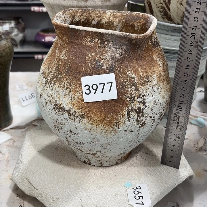 摆件高22，口11.5，无孔3977