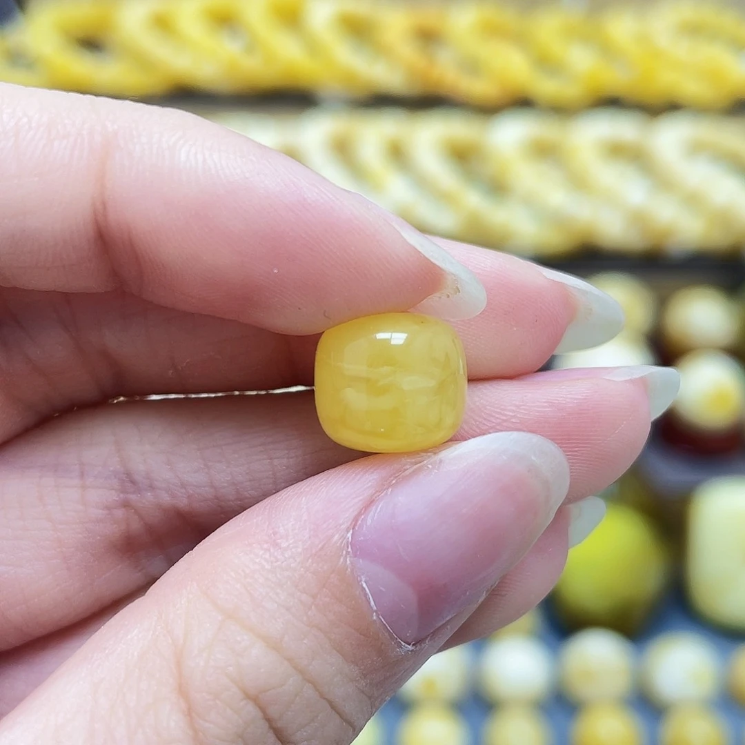 未镶嵌蜜蜡裸石太****曹11.1*10mm老型微瑕