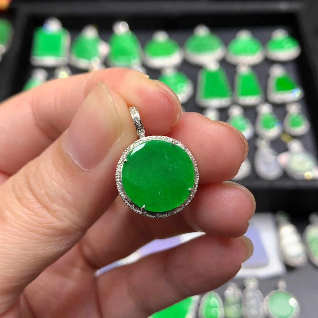 翡翠18K金镶嵌吊坠(不含链)裸石不厚