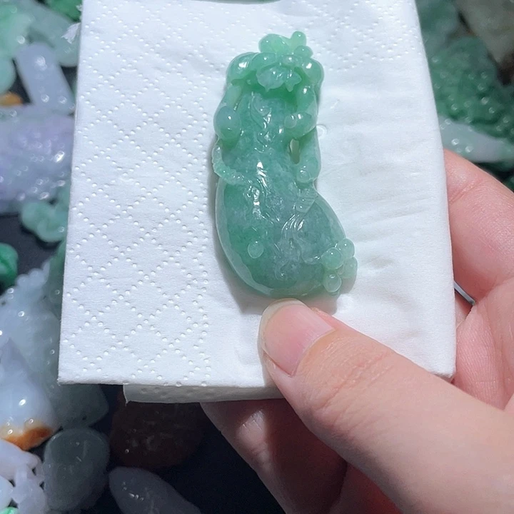 颈饰未镶嵌翡翠天