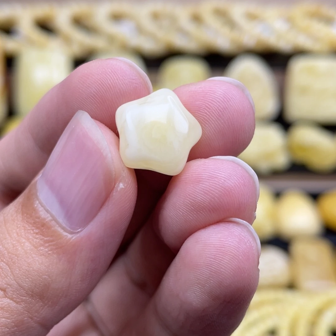琥珀未镶嵌裸石琥珀蜜蜡