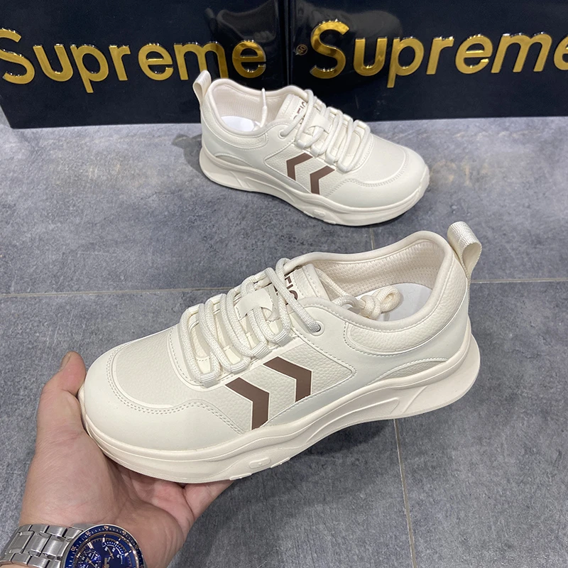 【米格格女鞋】复古港风2025软底水上漂踩屎感35-43加大码休闲鞋潮