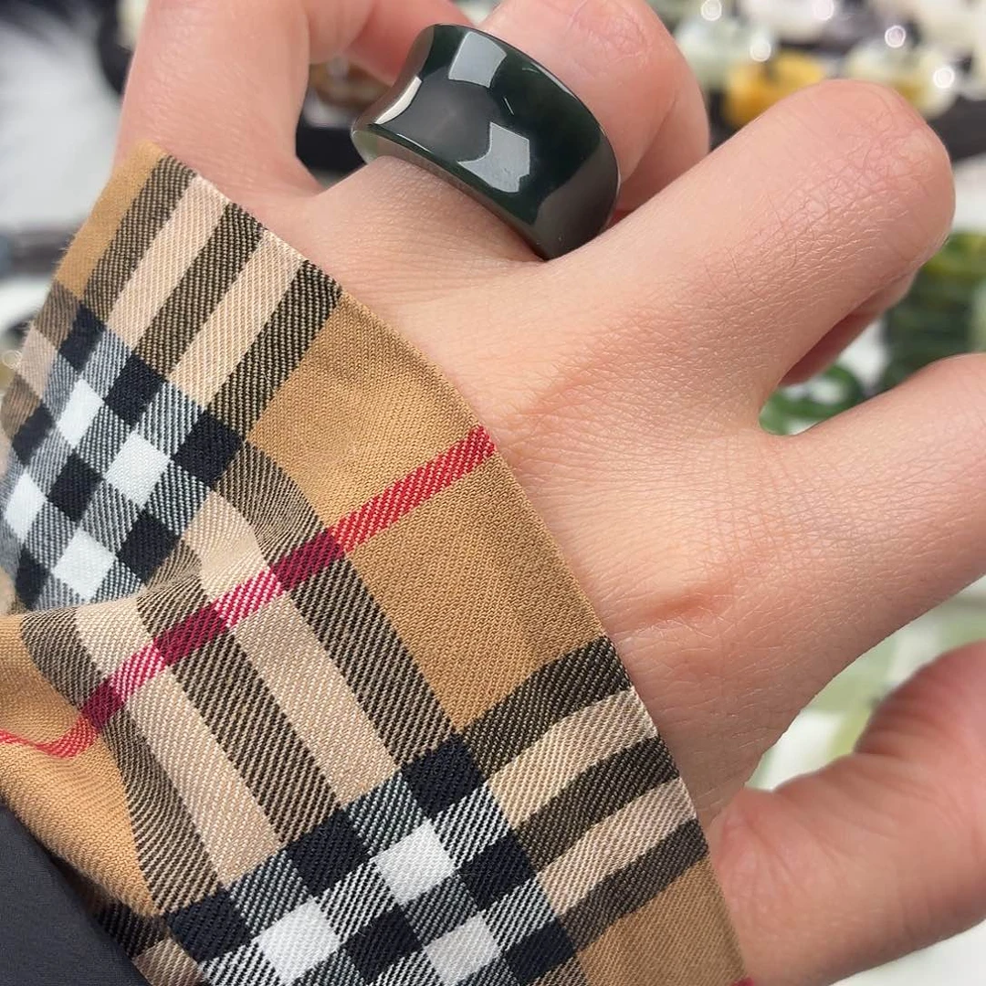 和田玉未镶嵌戒指S110菠菜绿盾牌17.2