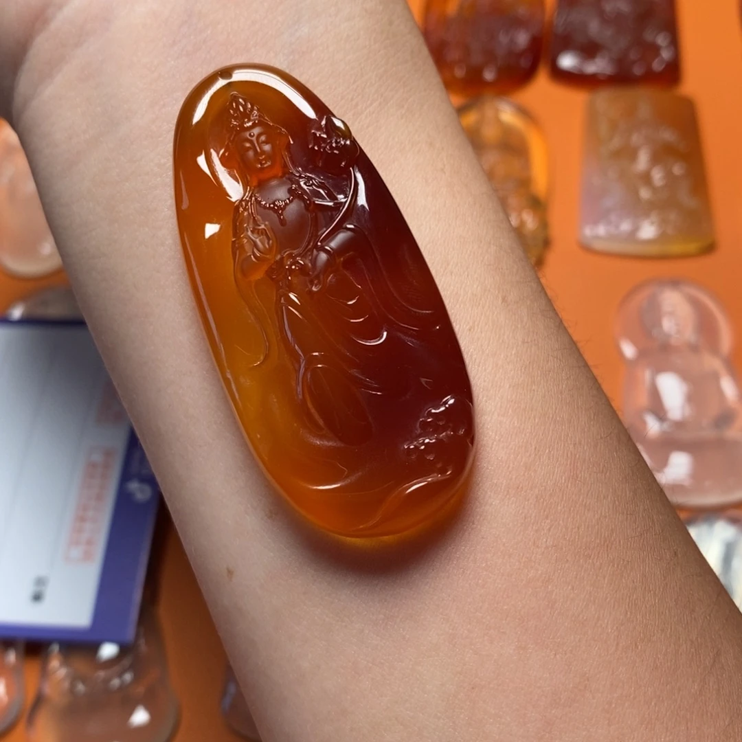 山***桃玛瑙/玉髓吊坠未镶嵌