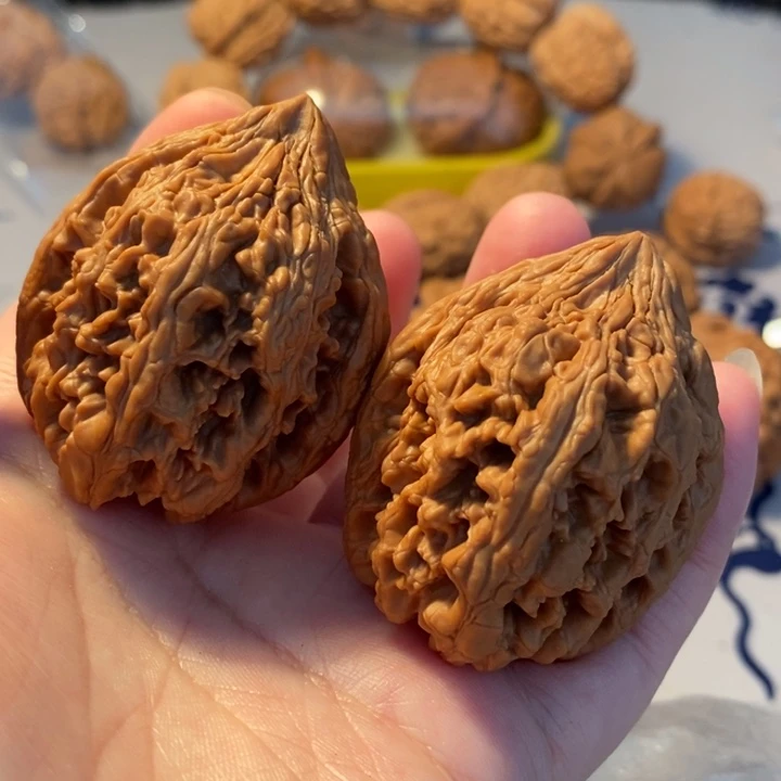 文玩核桃吊坠鸭嘴大古石