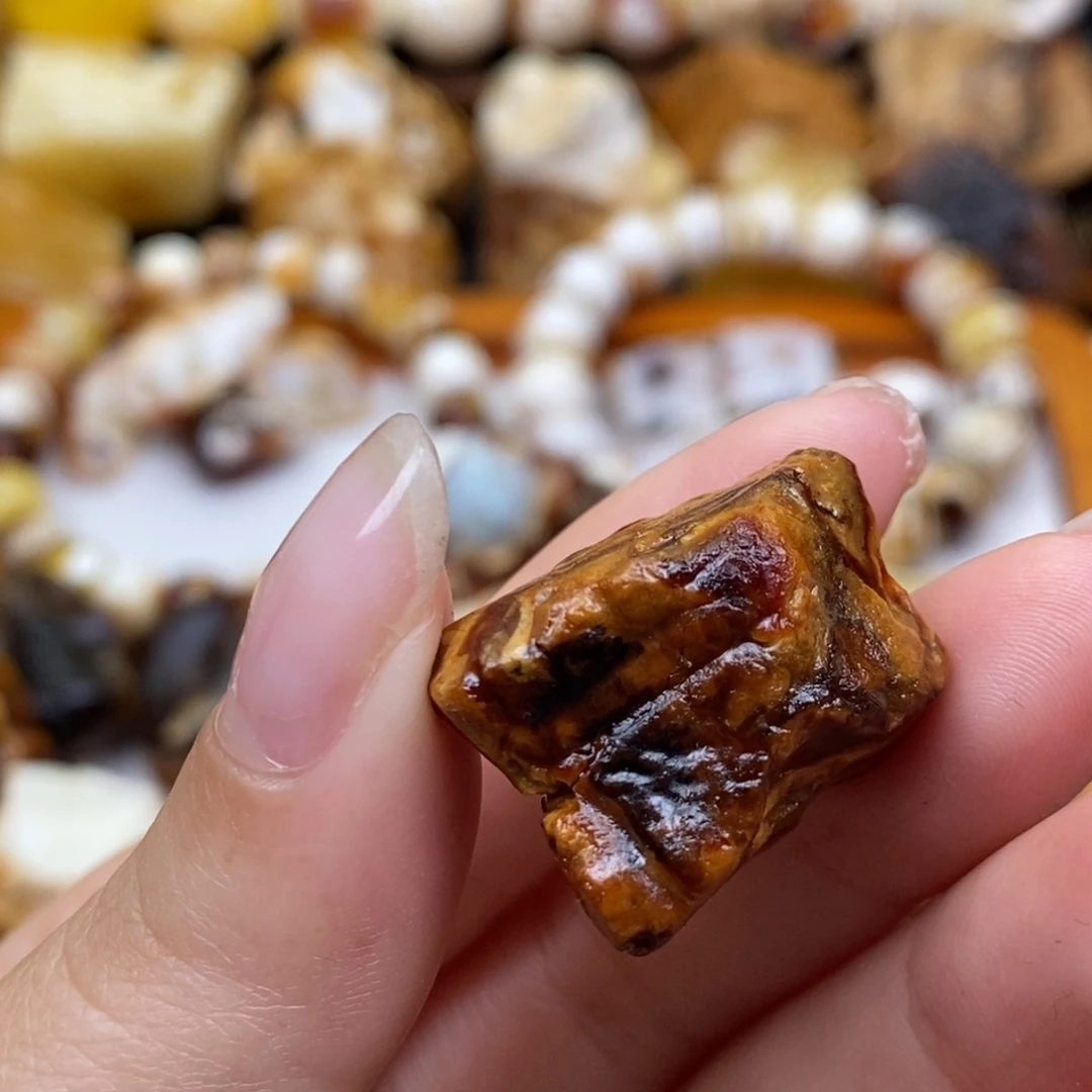 郎***爷定制琥珀未镶嵌蜜蜡