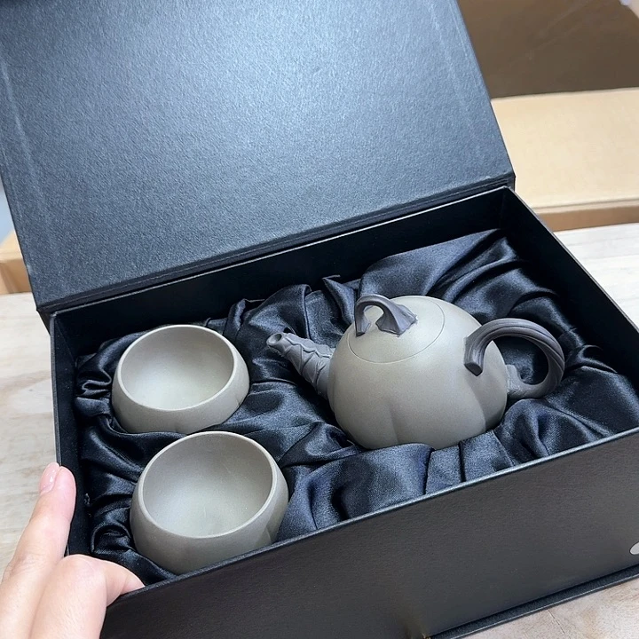精品瓷器。