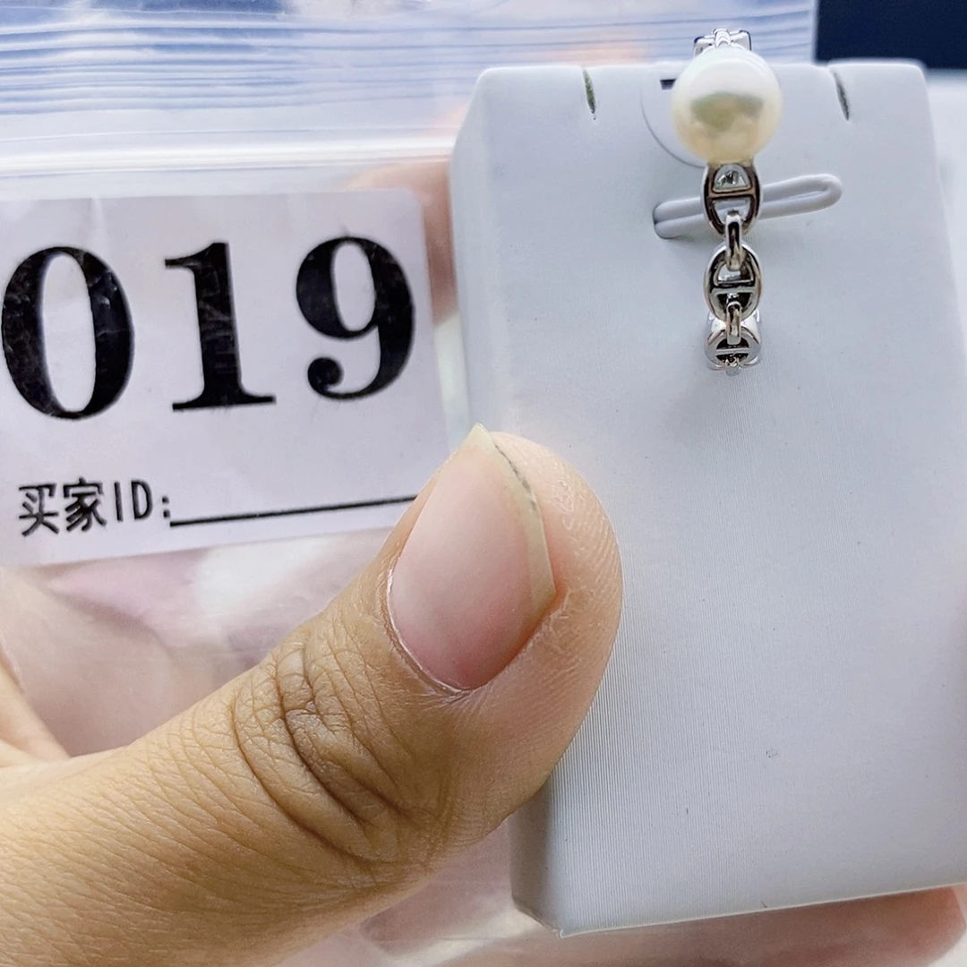 淡水珍珠钛钢颈饰