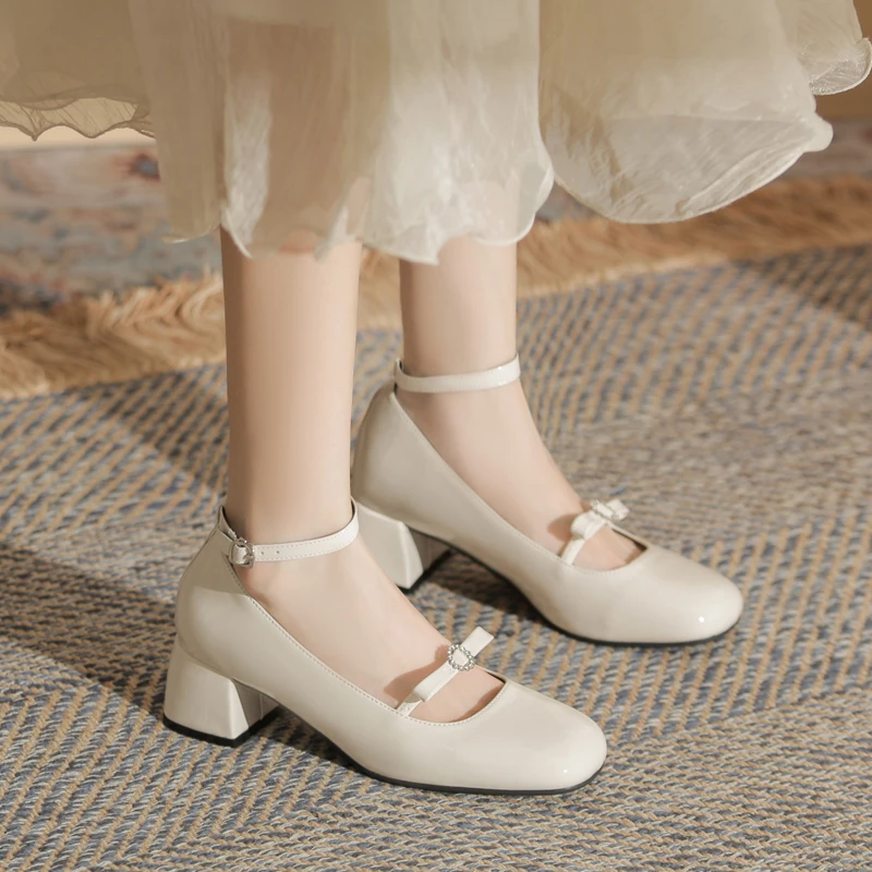 粗跟一字式扣带方头单鞋女仙女风2025新款夏季高跟浅口玛丽珍女鞋