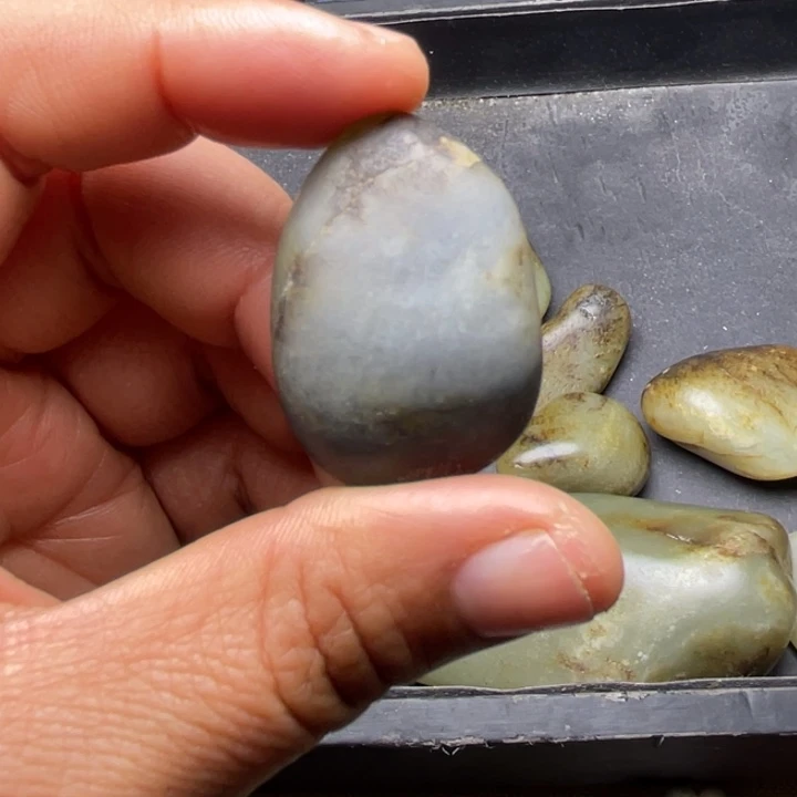 和田玉未镶嵌珠宝半成品