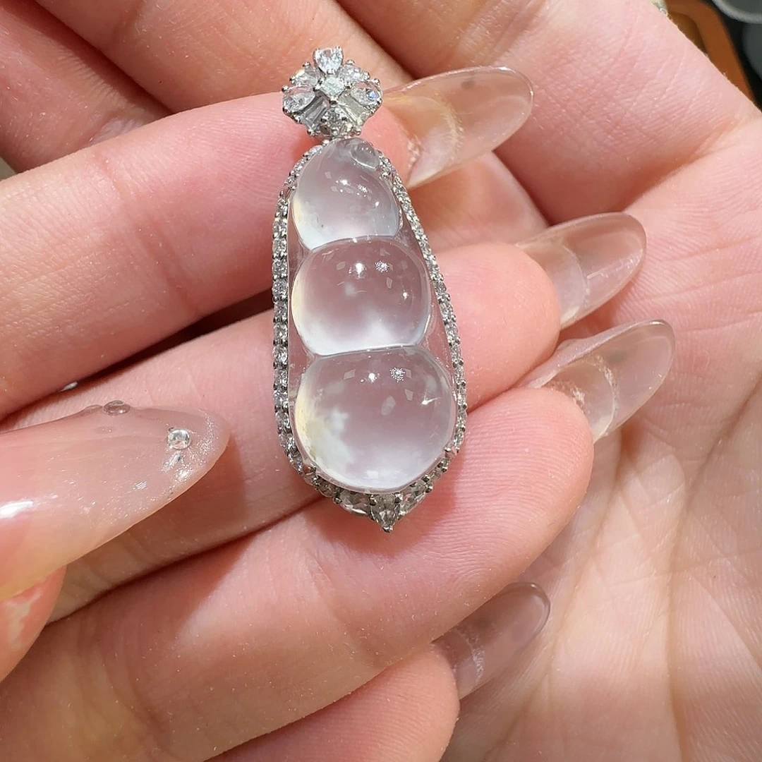 【闪购商品】颈饰18K金镶嵌翡翠