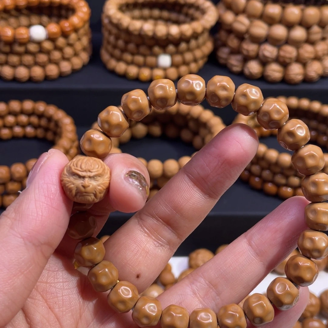 旺***本吊坠猴头核桃奶酪无相9.0mm全品送大圣