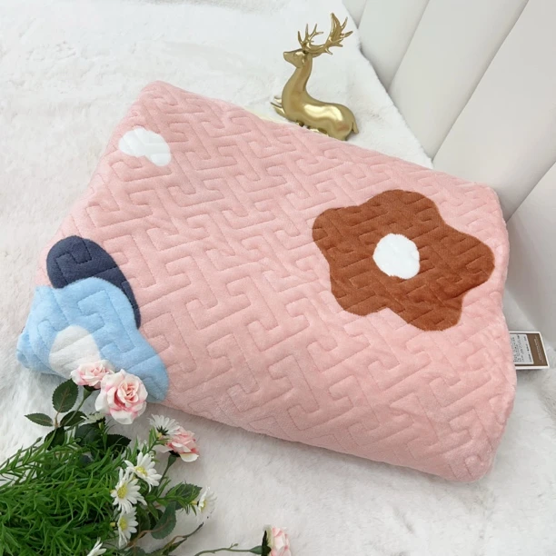 加厚牛奶绒高克重床盖（韵彩 粉）尺寸2X2.3米夹棉绗缝多柔软舒适