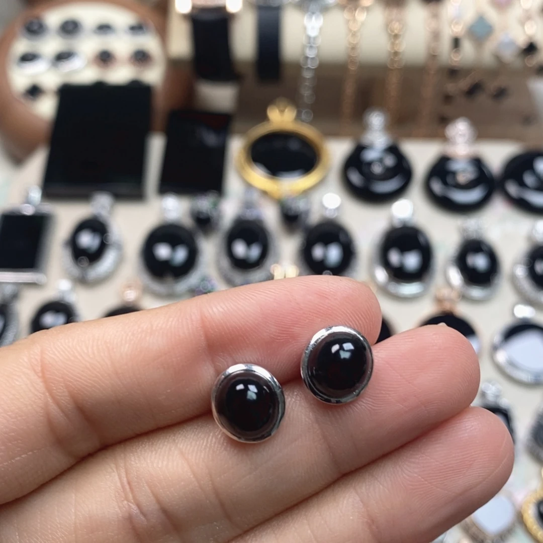 翡翠18K金镶嵌耳饰