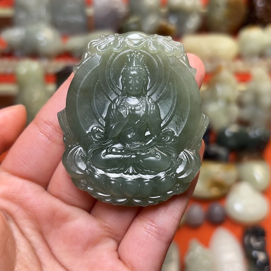 颈饰未镶嵌透闪石质玉