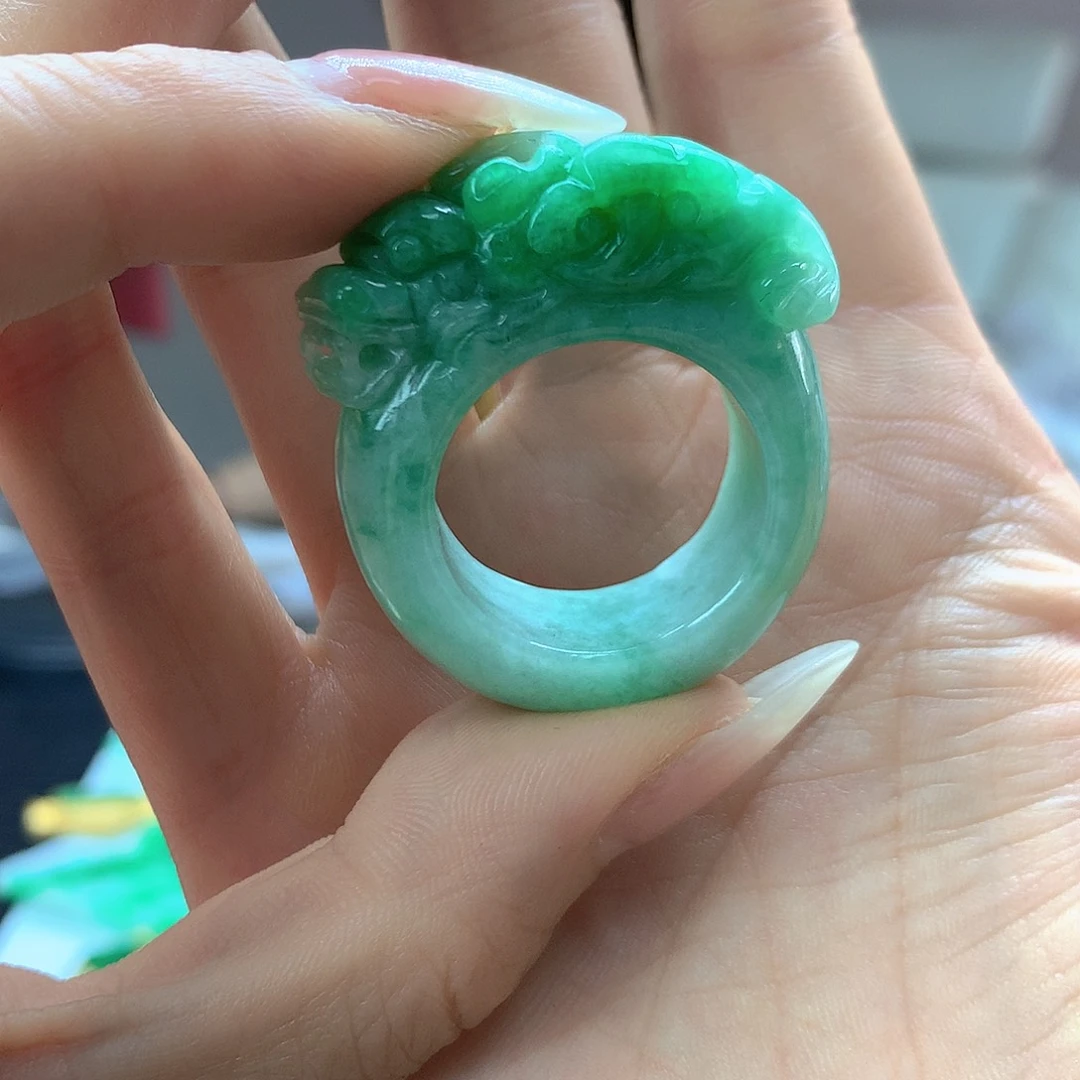 翡翠戒指未镶嵌翡翠