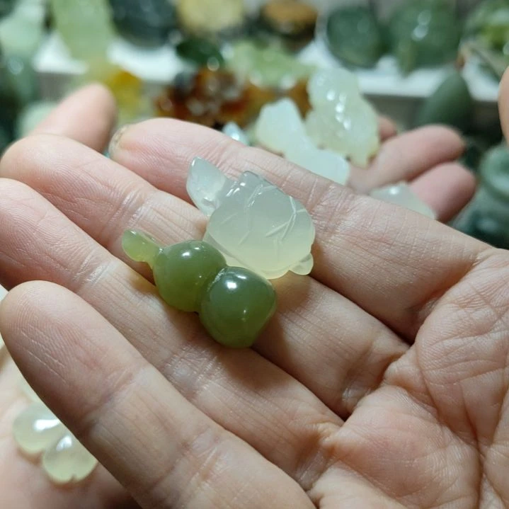 岫玉挂坠款式未镶嵌冷***菊