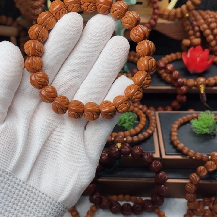 吊坠桃核13玉龙脊手串