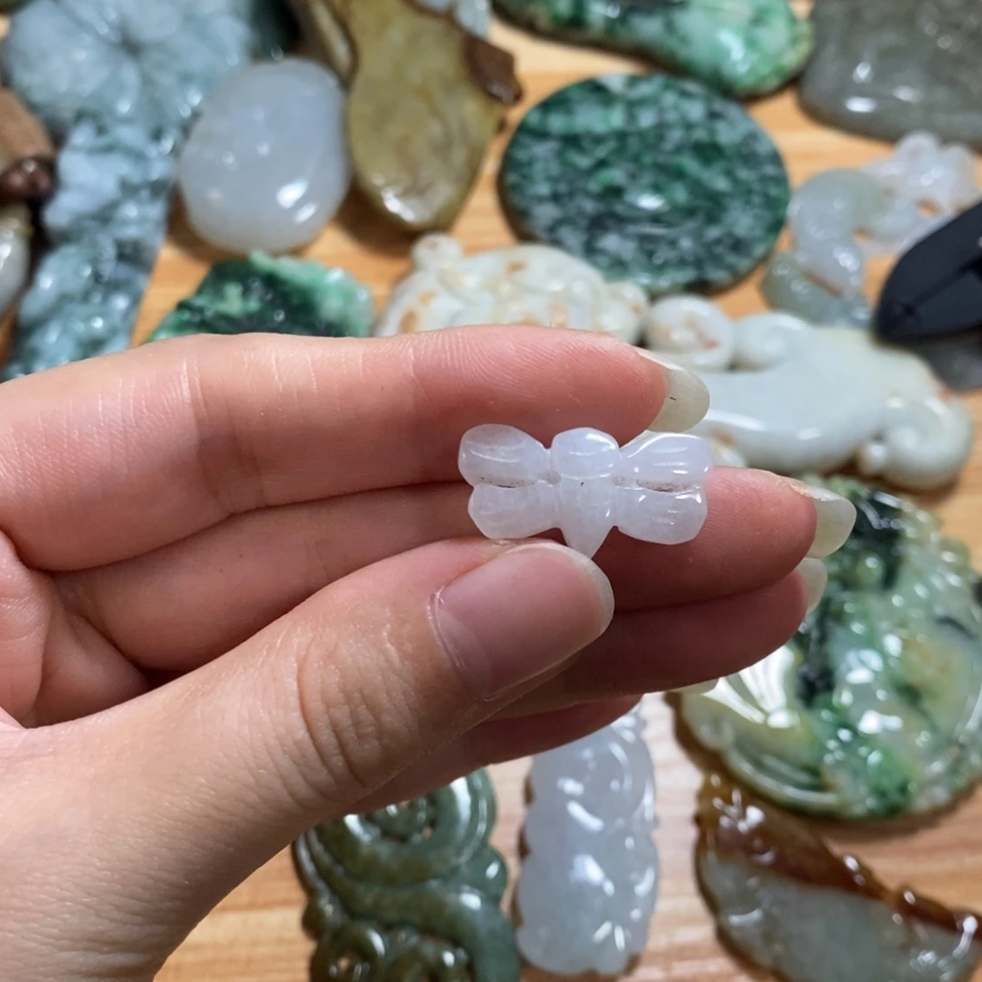 翡翠未镶嵌颈饰翡翠吊坠