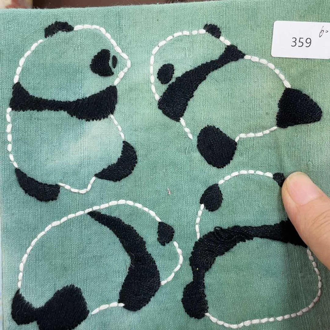 搪瓷杯子里还有好多东西