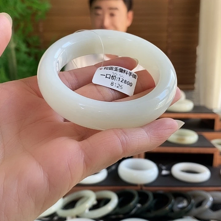 和田玉手镯未镶嵌8125