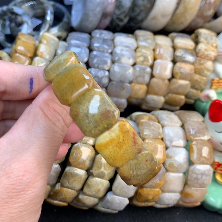 【闪购商品】硅化珊瑚（珊瑚玉）手链未镶嵌鲸*