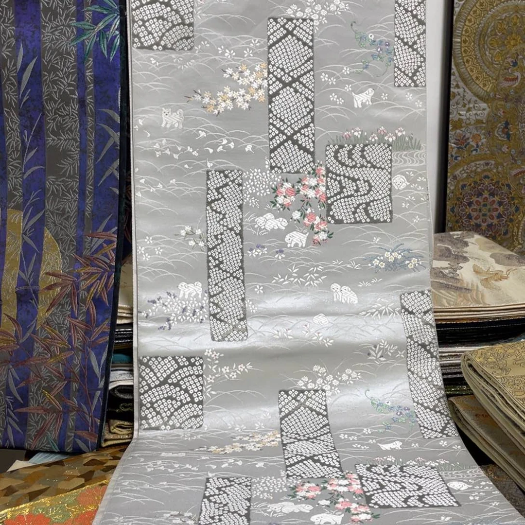 刺绣织锦技艺高超的