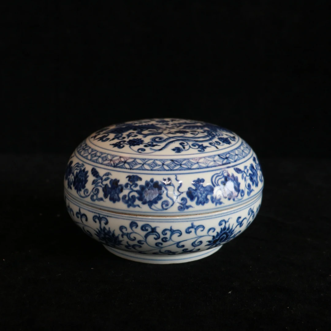 明代宣德 ⻘花缠枝莲双凤纹捧盒