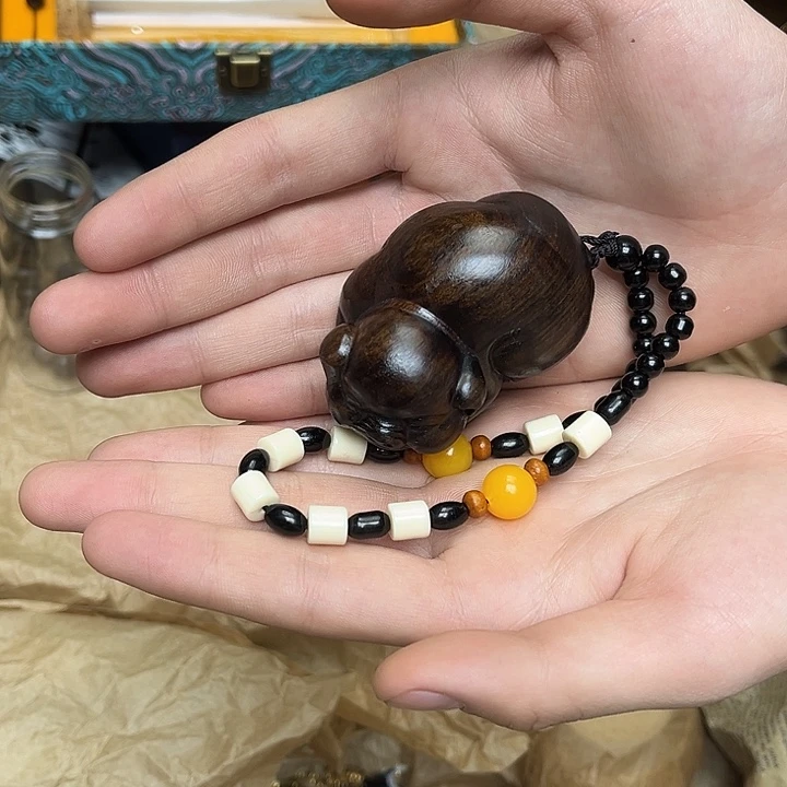 大叶紫檀（黑酸枝木类）