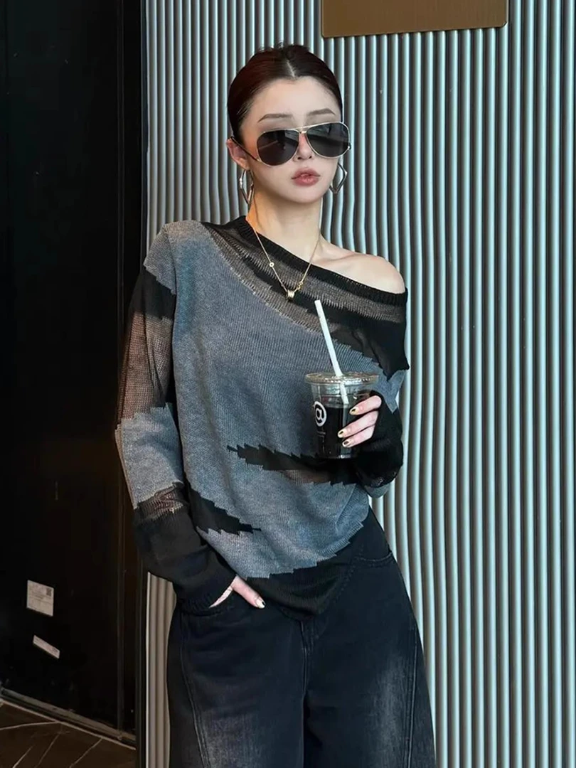 时尚高级感镂空拼色针织打底衫女士秋季2025新款斜领露肩上衣长袖