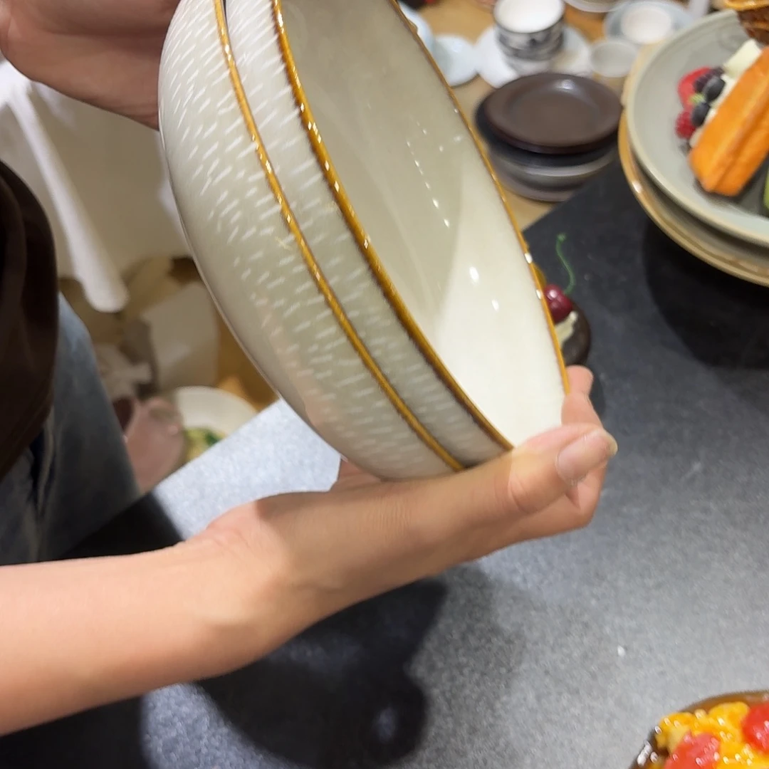 陶瓷两个微瑕特价处理