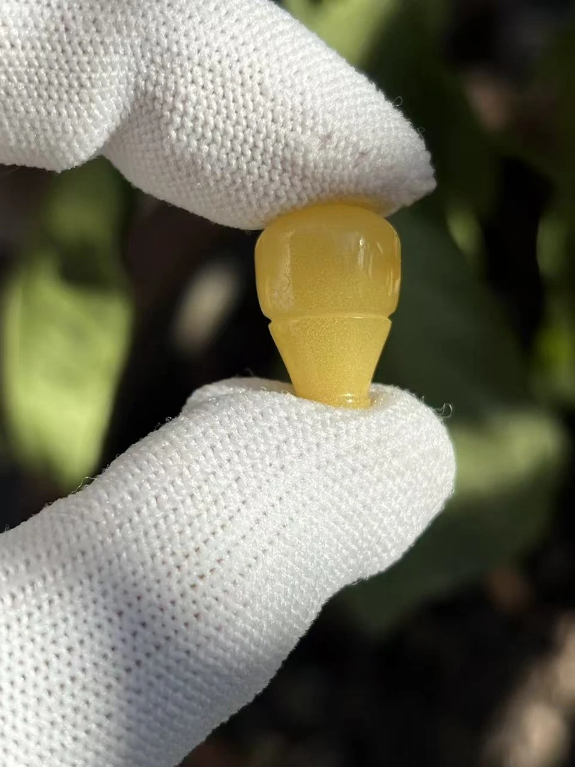 3890天然蜜蜡琥珀三通配饰11.8x10x16.8mm