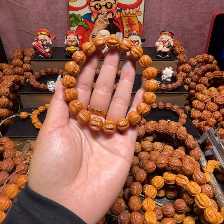 Z***手串文玩核桃精品