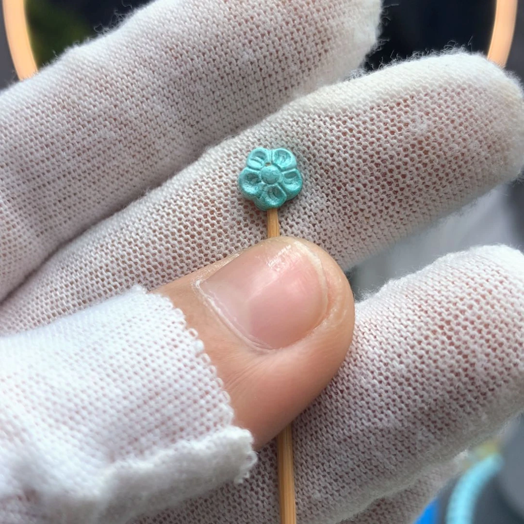 绿松石未镶嵌挂件