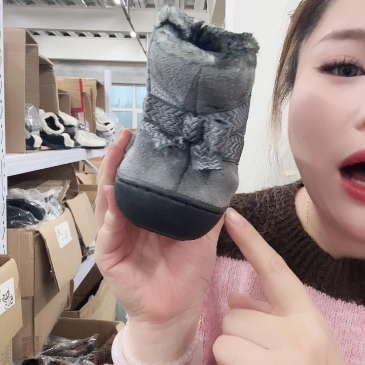 灰色包跟蝴蝶结高帮37码