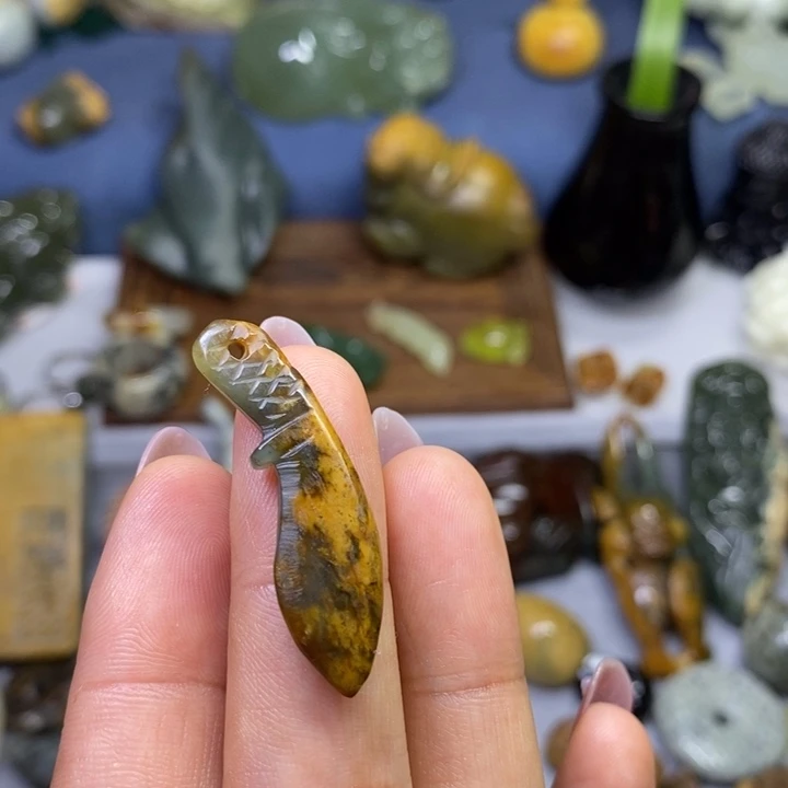 岫岩河磨玉（透闪石质玉）未镶嵌挂件