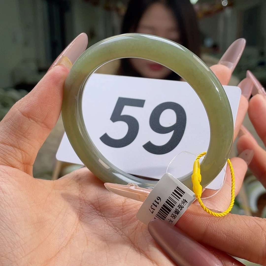 和田玉手镯未镶嵌纹