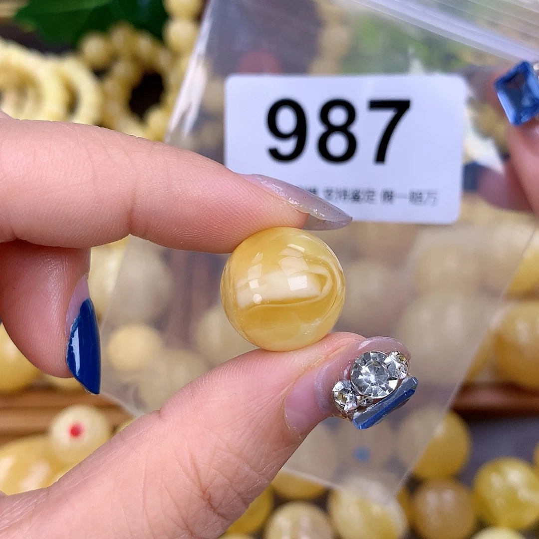 蜜蜡未镶嵌珠宝奇石17